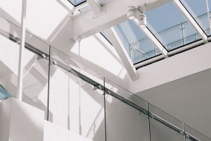 Herrajes y sistemas para el vidrio